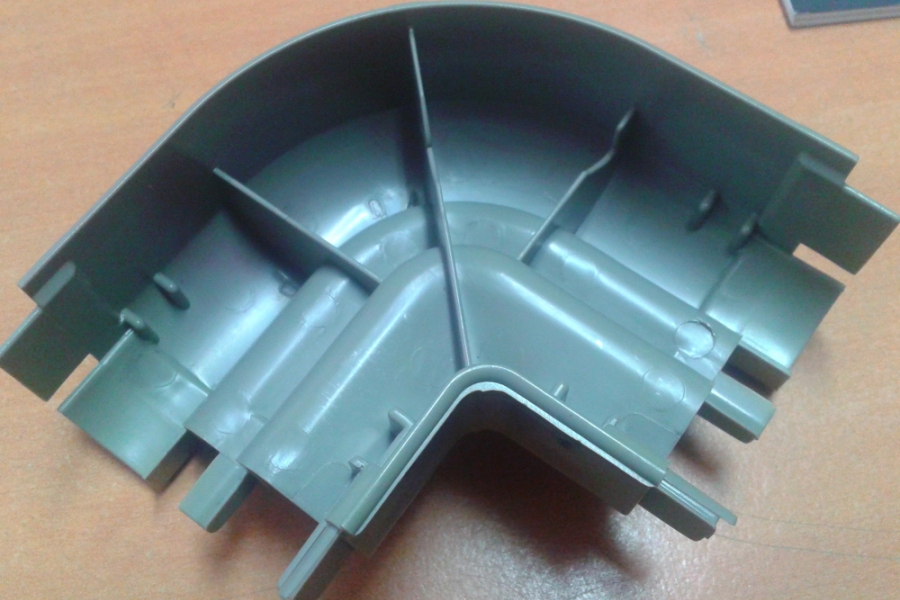 detal wtryskowy narożnik 2